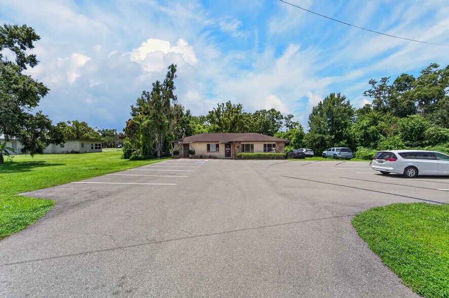 More Photos Of 1205 W Baker St, Plant City Medical For Sale