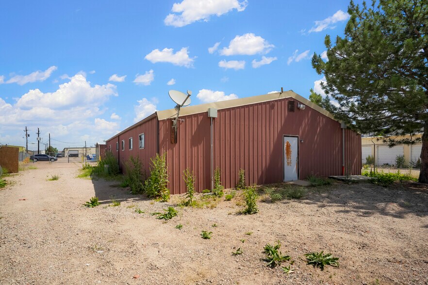 More Photos Of 110 W Walnut St, Brighton Industrial For Lease