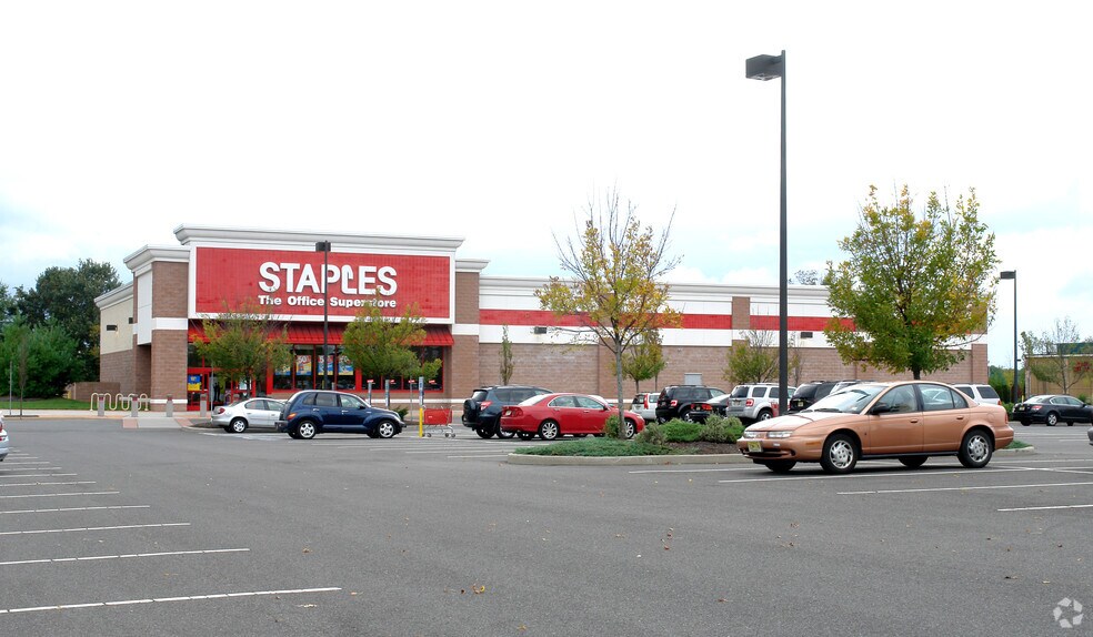 More Photos Of 130 Marketplace Blvd, Hamilton Unknown For Lease