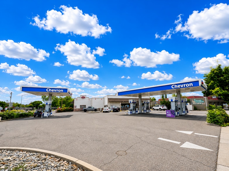 Primary Photo Of 1330 Feather River Blvd, Oroville Service Station For Sale