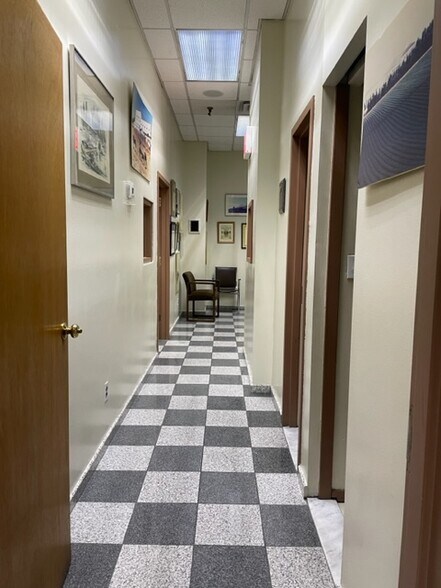 More Photos Of 18-81 Steinway St, Astoria Warehouse For Sale