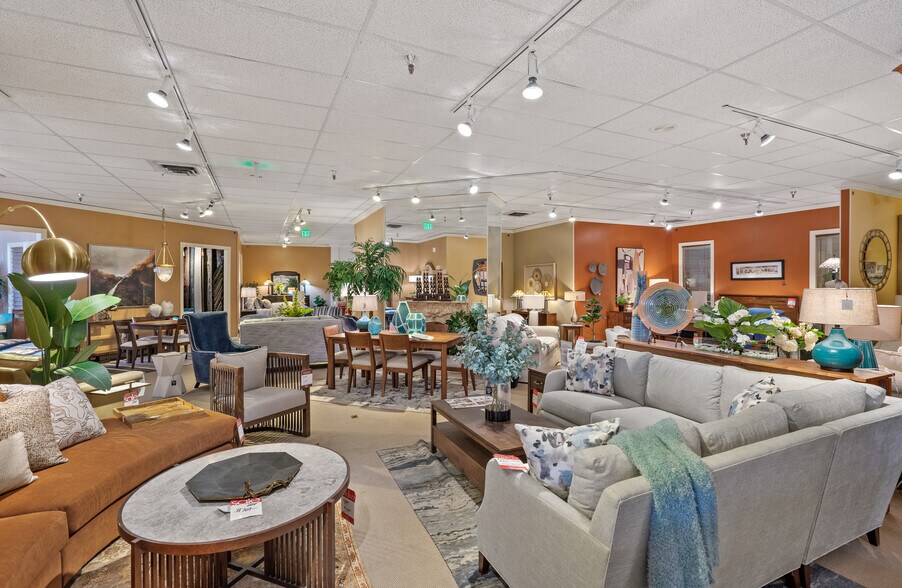 More Photos Of 8313 N Division St, Spokane Freestanding For Sale