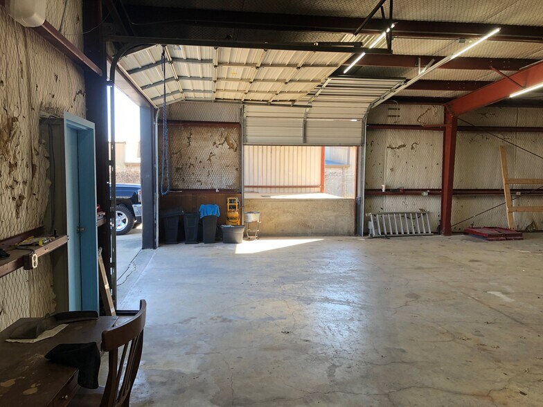More Photos Of 124 Industrial Dr, Boerne Service For Lease