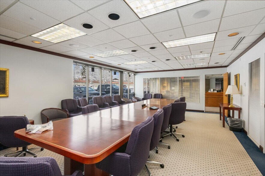 More Photos Of 7001 Jewel Lake Rd, Anchorage Office For Sale