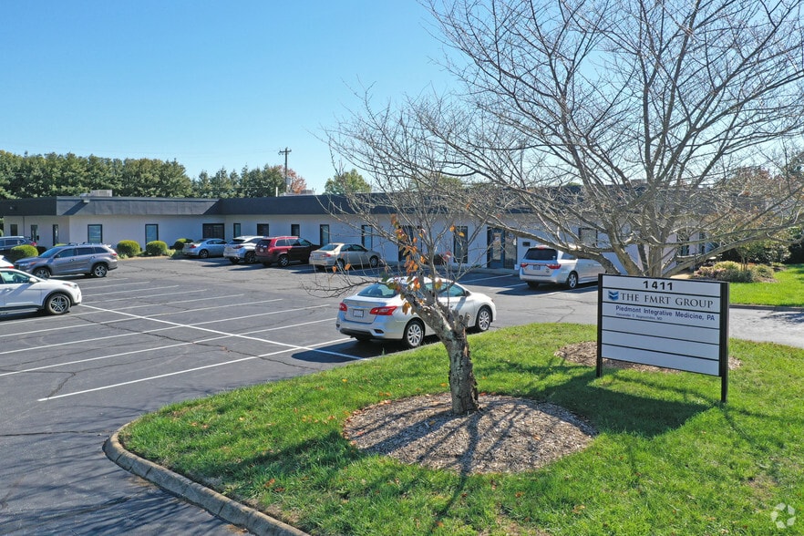 More Photos Of 1411 Plaza West Rd, Winston-Salem Medical For Lease