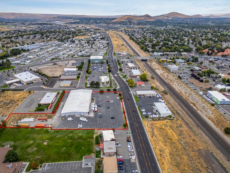 More Photos Of 7425 W Clearwater Ave, Kennewick Freestanding For Sale