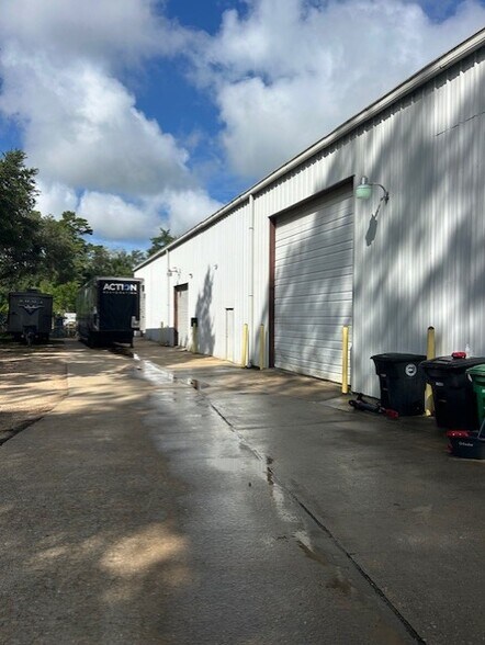 More Photos Of 5125 Woodlane Cir, Tallahassee Industrial For Lease