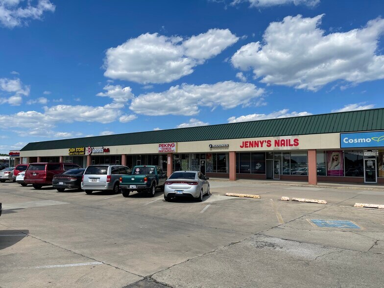 More Photos Of 1000 W Broadway, Centralia Unknown For Lease