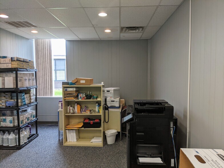 More Photos Of 437 Fern St, Jackson Office For Lease