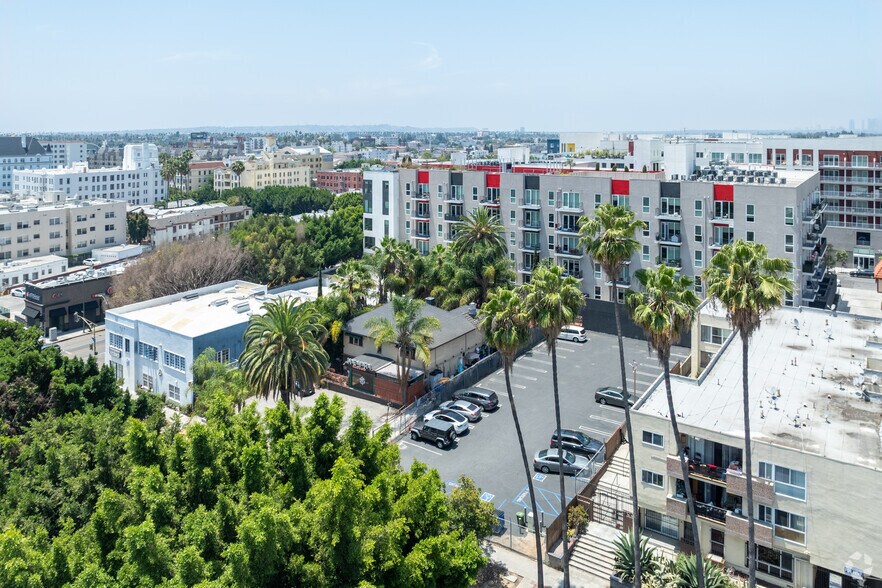 More Photos Of 755 S Hobart Blvd, Los Angeles Storefront Retail Office For Lease