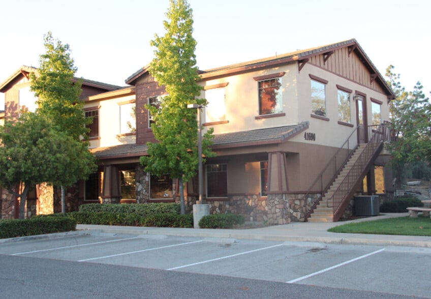 More Photos Of 41690 Ivy St, Murrieta Medical For Lease