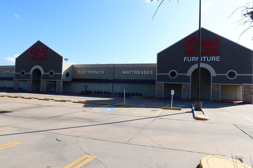 More Photos Of 4326 Dowlen Rd, Beaumont General Retail For Lease