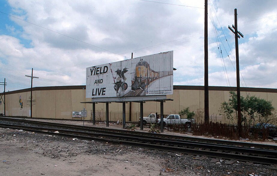 More Photos Of 4270-4310 S Maywood Ave, Vernon Warehouse For Lease