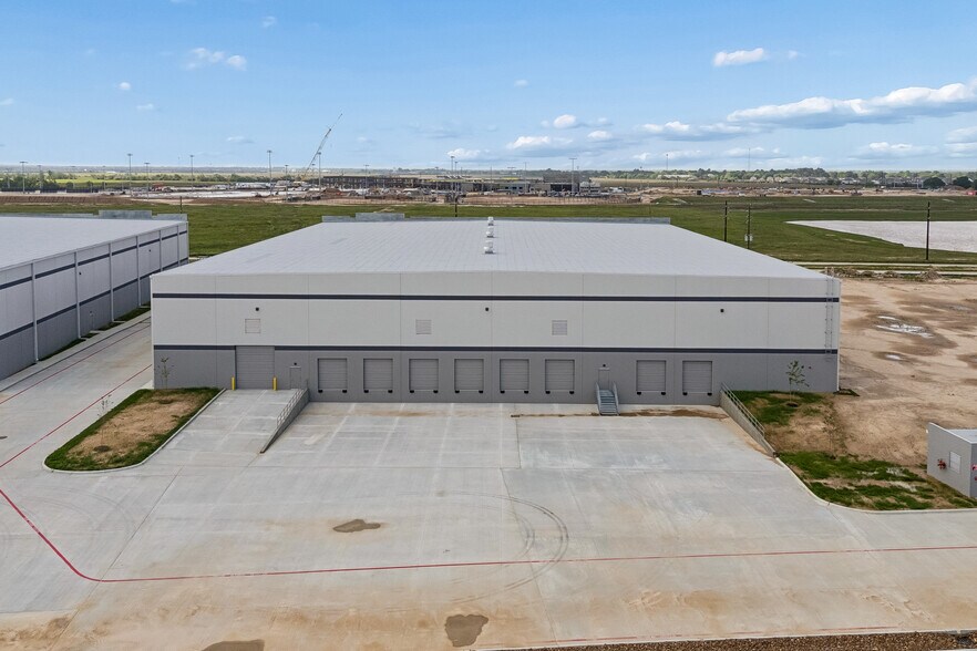 More Photos Of 2578 Discovery Hills Pky, Brookshire Distribution For Sale