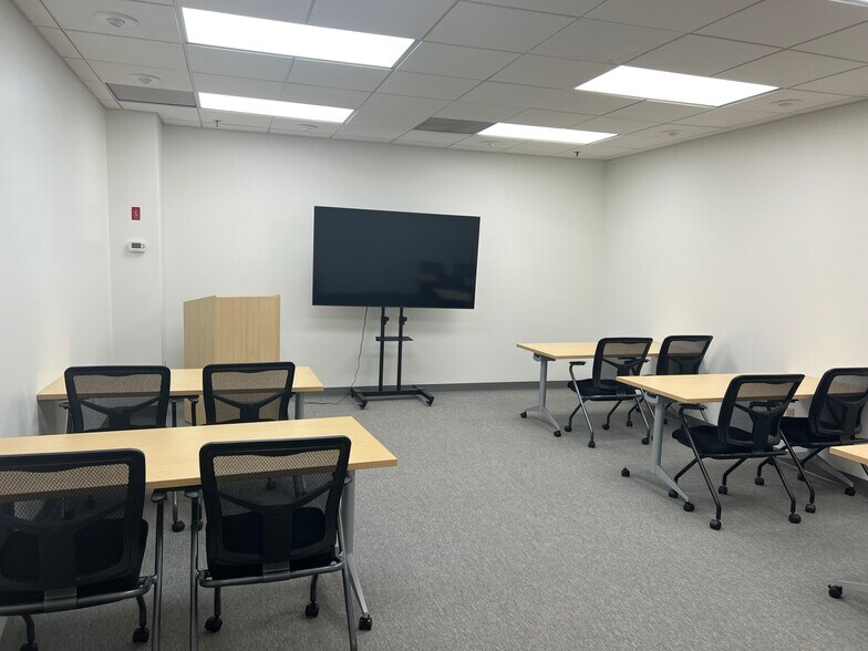 More Photos Of 45 Connair Rd, Orange Light Manufacturing For Lease