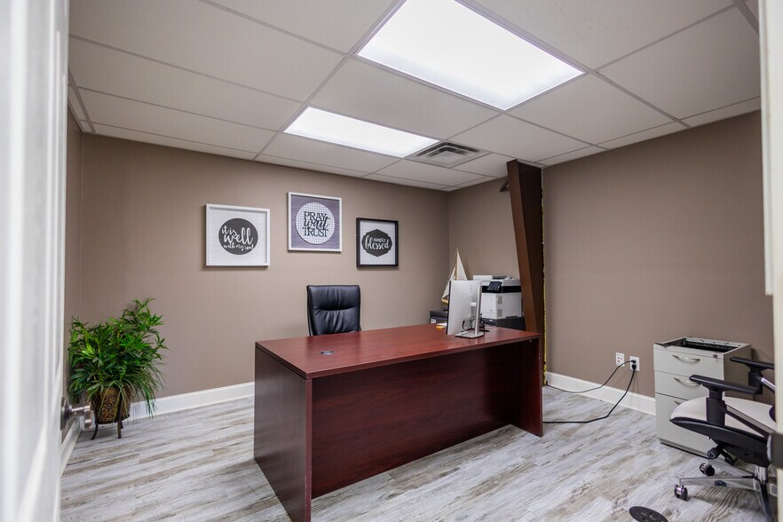 More Photos Of 252 Commerce Dr, Tompkinsville Warehouse For Sale