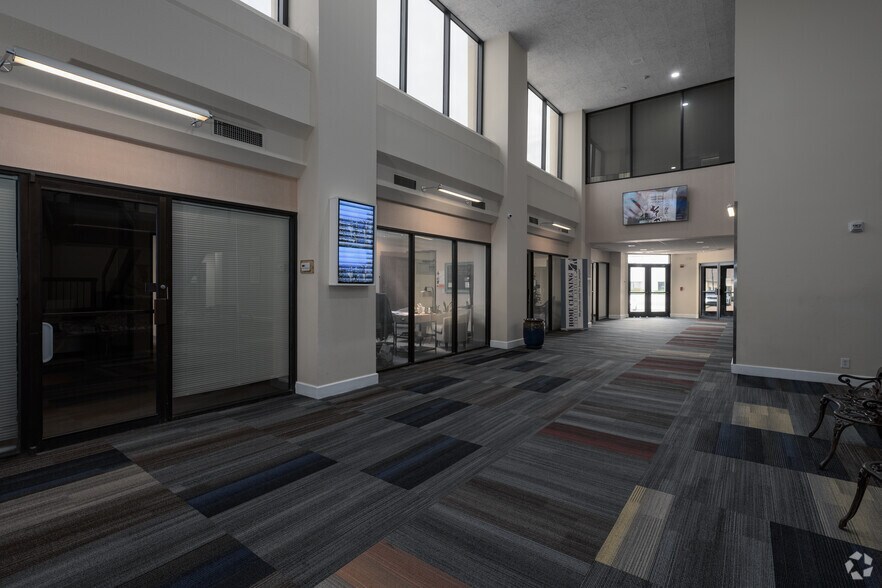 More Photos Of 6815 Manhattan Blvd, Fort Worth Office For Lease