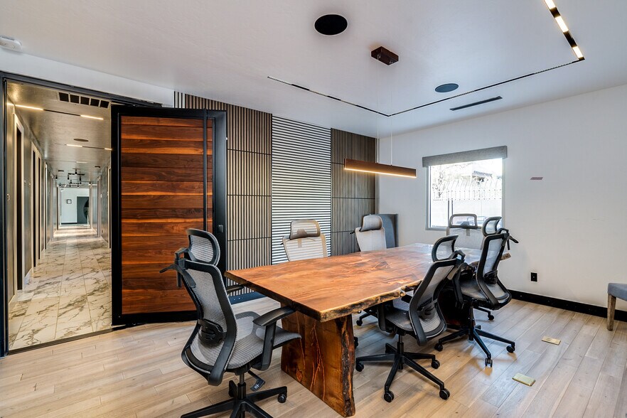 More Photos Of 1140 N Rosemont Blvd, Tucson Research And Development For Sale