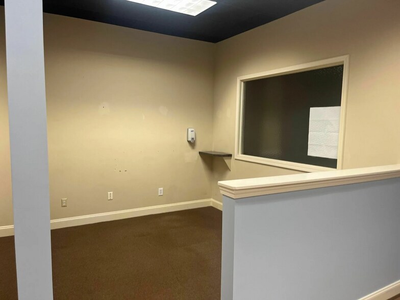 More Photos Of 7559 Kayne Blvd, Columbus Freestanding For Lease