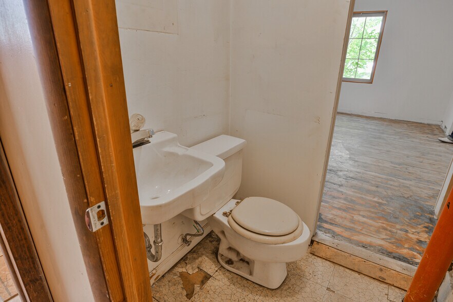 More Photos Of 512 San Juan St, Trinidad Flex For Sale