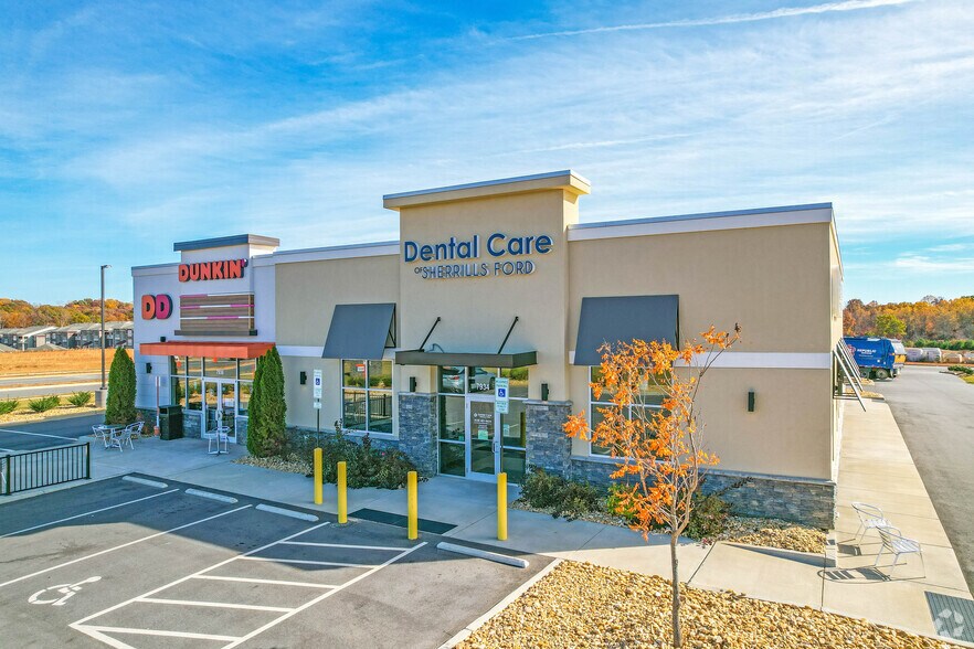 More Photos Of 7936 Bradley Long Dr, Sherrills Ford Freestanding For Sale