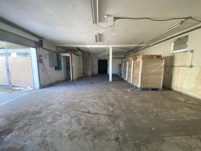 More Photos Of 2126 Collins Ct, Hollywood Refrigeration Cold Storage For Lease