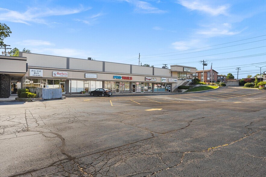 More Photos Of 4408 N Knoxville Ave, Peoria Unknown For Lease