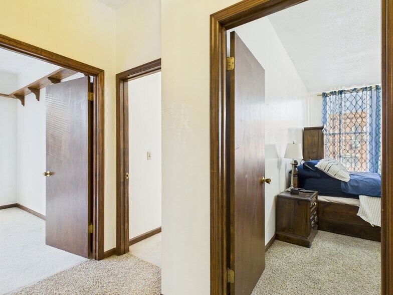 More Photos Of 619 Blondeau St, Keokuk Office For Sale