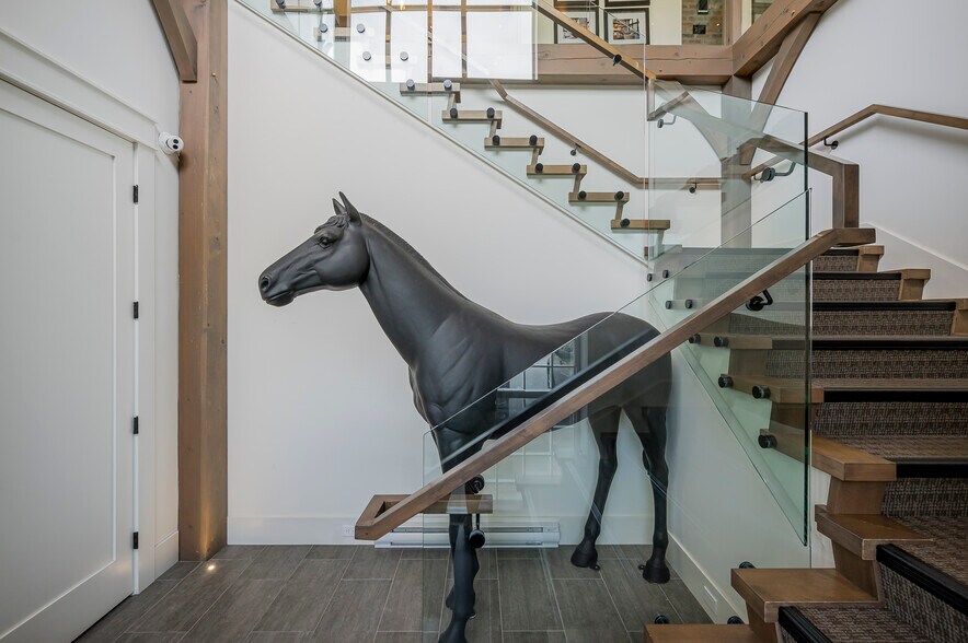 More Photos Of 6039 196 St, Surrey Showroom For Sale