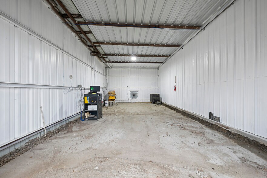 More Photos Of 7215 N Shepherd Dr, Houston Auto Repair For Sale