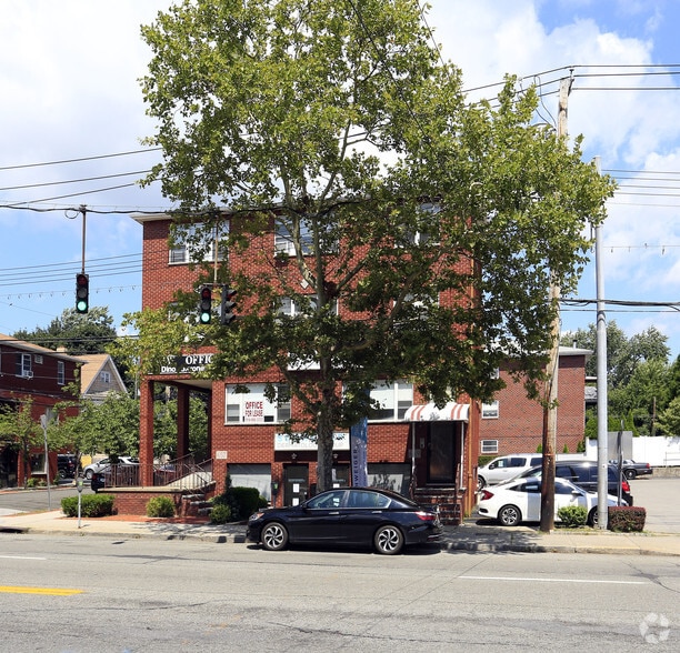 More Photos Of 657-659 Yonkers Ave, Yonkers Office For Lease