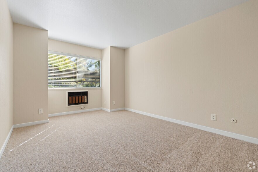 More Photos Of 555 Douglas St, West Sacramento Apartments For Sale