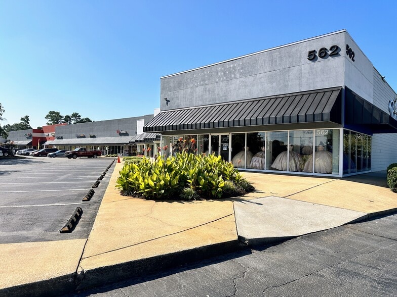 More Photos Of 562 Wylie Rd SE, Marietta Unknown For Lease