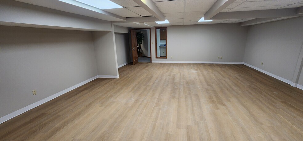 More Photos Of 450 S Durkin Dr, Springfield Office For Lease