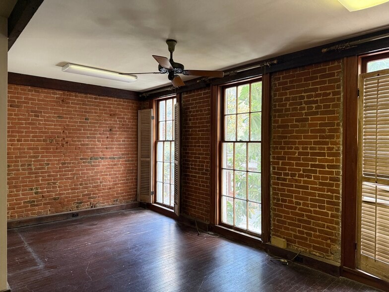 More Photos Of 416 Gravier St, New Orleans Office Residential For Sale