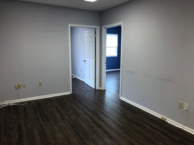 More Photos Of 722 Grant St, Herndon Medical For Sale