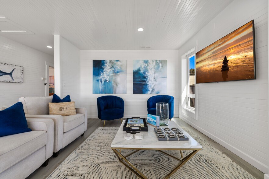 More Photos Of 267 W Sixth St, Port Orford Storefront Retail Residential For Sale