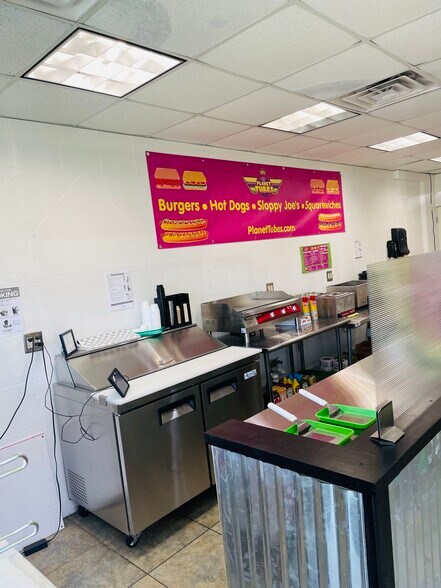 More Photos Of 78-88 Bayville Ave, Bayville Storefront Retail Residential For Lease