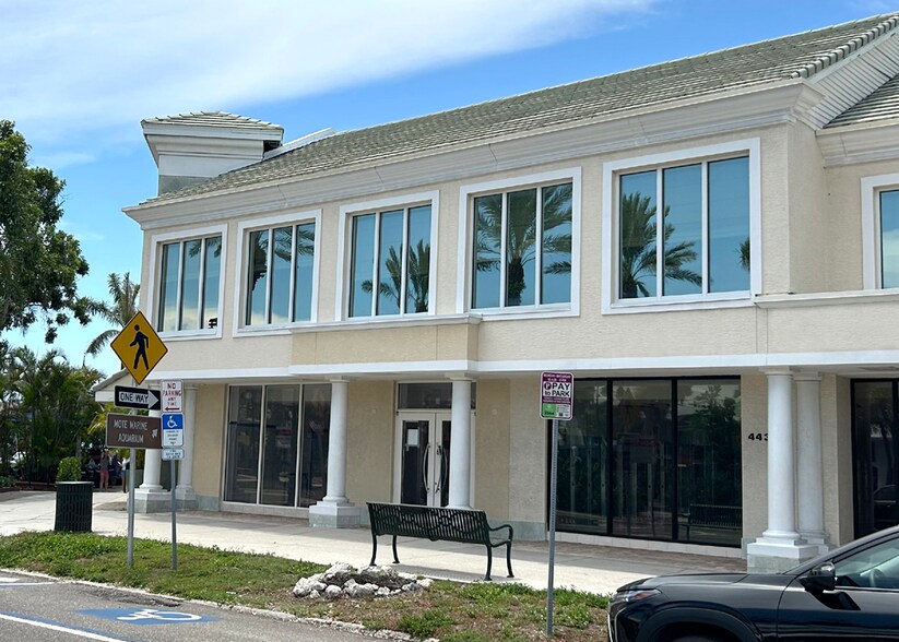 More Photos Of 443 John Ringling Blvd, Sarasota Storefront Retail Office For Lease