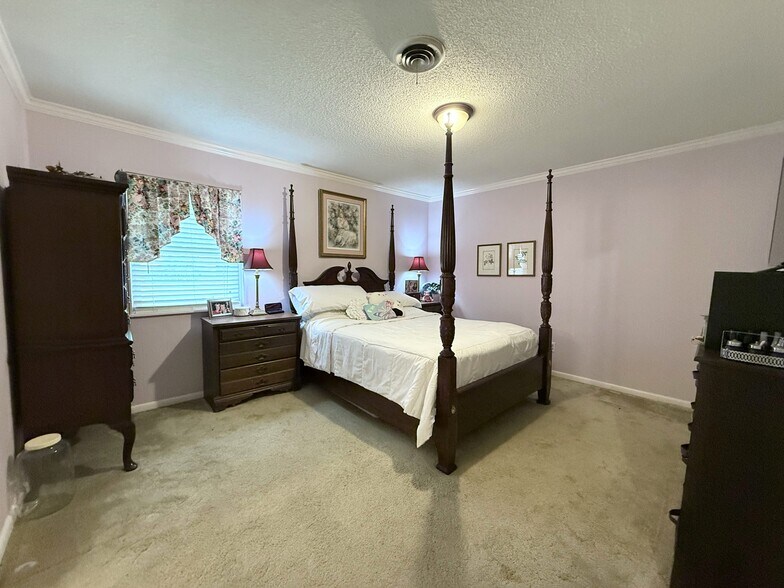 More Photos Of 608 S Pine St, Cabot Flex For Sale