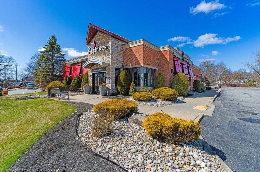 More Photos Of 680 Southbridge St, Auburn Restaurant For Sale