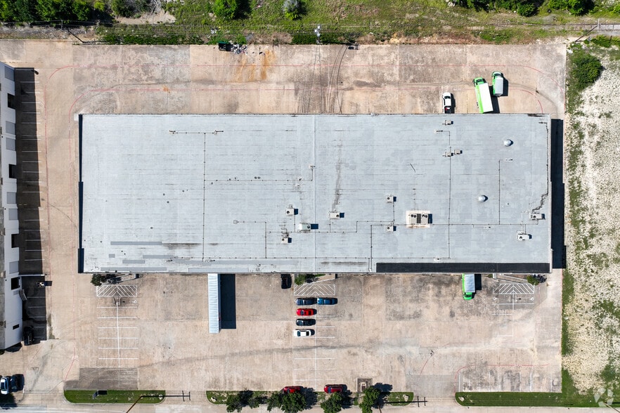 More Photos Of 2901 Suffolk Dr, Fort Worth Unknown For Lease