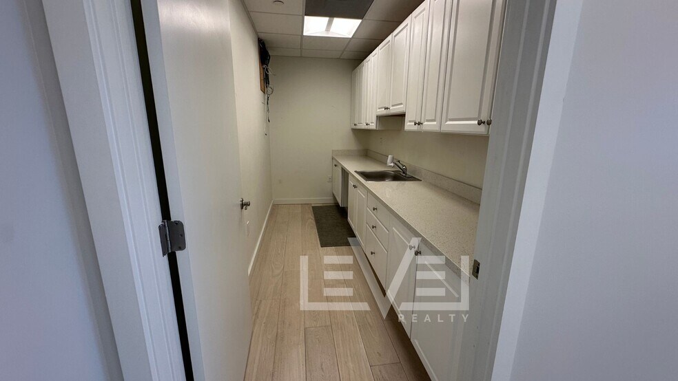 More Photos Of 2455 E Sunrise Blvd, Fort Lauderdale Loft Creative Space For Sale