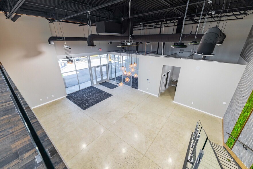 More Photos Of 311 W University Dr, Rochester Freestanding For Lease