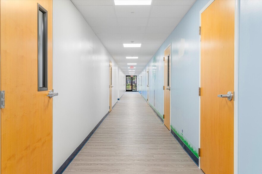 More Photos Of 481 Shores Blvd, Saint Augustine Daycare Center For Lease