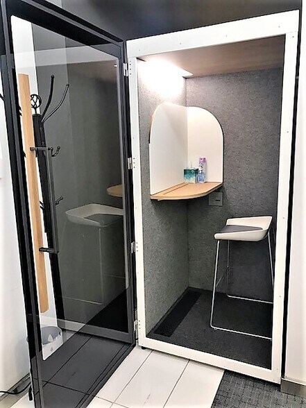 More Photos Of 31 W 34th St, New York Coworking Space