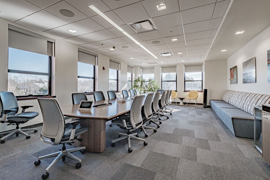 More Photos Of 6 Ashley Dr, Scarborough Office For Lease