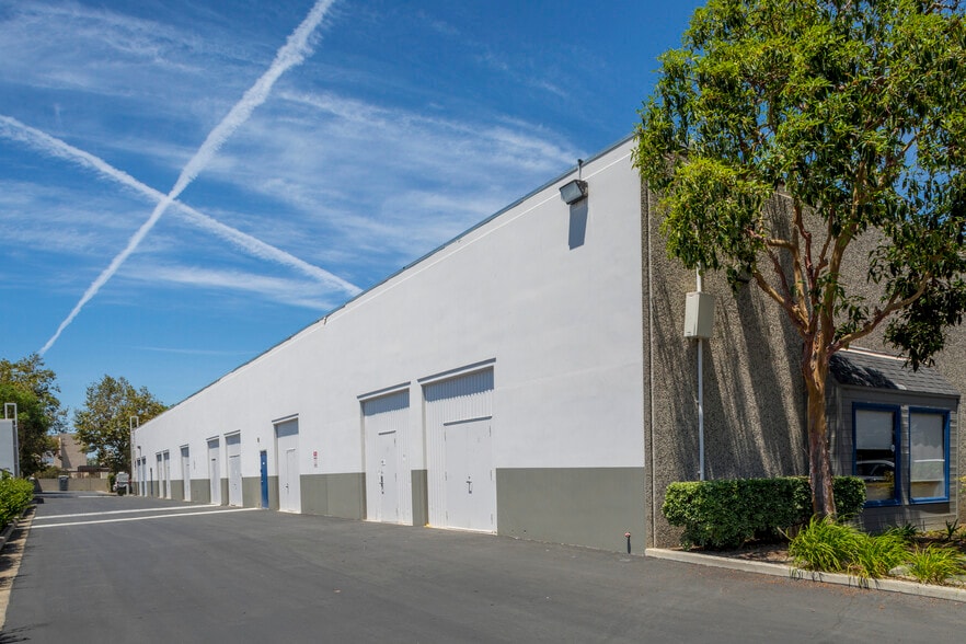 More Photos Of 17151 Newhope St, Fountain Valley Unknown For Lease