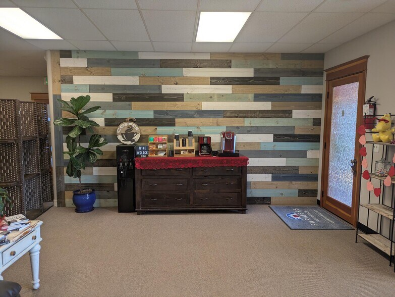 More Photos Of 25011 E Trent Ave, Newman Lake Storefront Retail Office For Sale