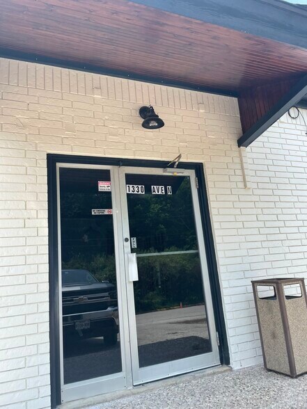 More Photos Of 1330 Avenue N, Huntsville Light Distribution For Lease